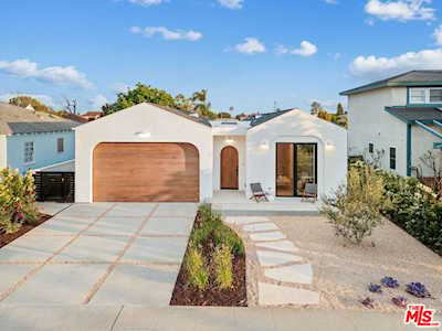 6406 W 84th St Los Angeles, CA 90045
