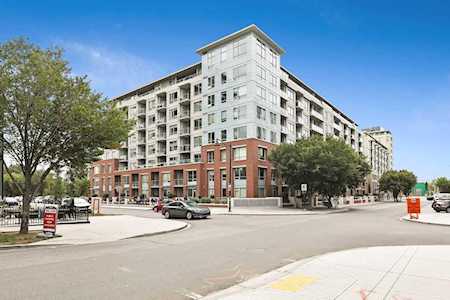 46 9 St NE #718 Calgary, AB T2E 7Y1