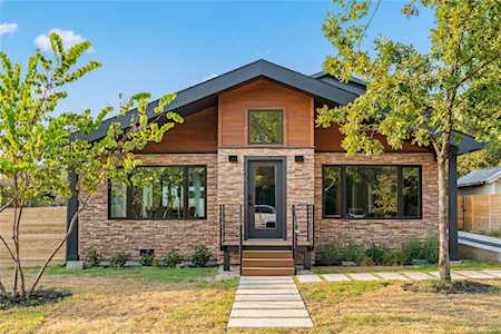 906 E 13th ST #1 Austin, TX 78702
