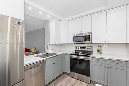 2800 Somerset Dr #118J Lauderdale Lakes, FL 33311