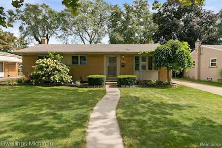 29653 Mason St Livonia, MI 48154