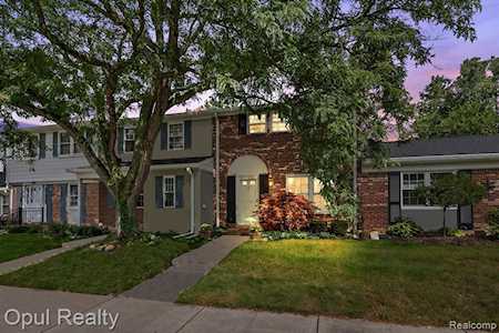 42944 Richards Ct Northville Twp, MI 48167