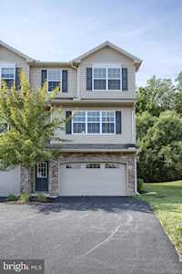 176 Old Schoolhouse Ln Mechanicsburg, PA 17055