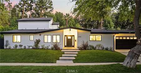 22940 Austin St Woodland Hills, CA 91364