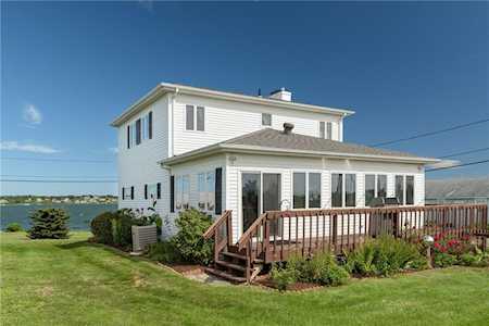 2 Edith Rd Narragansett, RI 02882