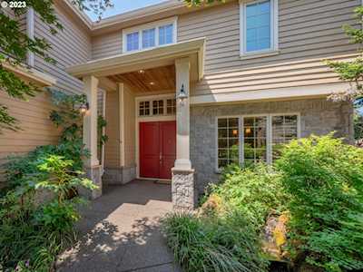 6517 SW Santa Monica CT Portland, OR 97221