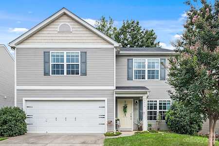 9436 Eagle Feathers Dr Charlotte, NC 28214