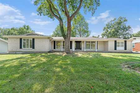 420 Monticello Dr Ballwin, MO 63011