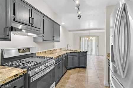2820 Dawn Crossing Dr Henderson, NV 89074