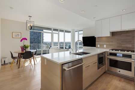 8533 River District Crossing #1403 Vancouver, BC V5S 0H2