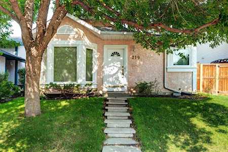 219 Mckerrell Way SE Calgary, AB T2Z 1N9