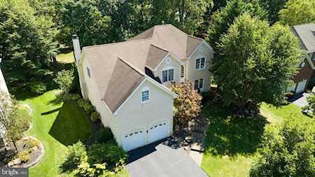 3821 Forest Hill Dr Furlong, PA 18925