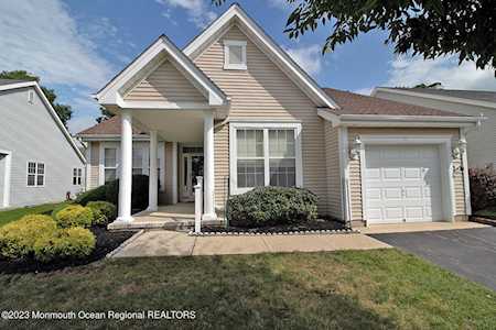 23 Fountain View Dr Barnegat, NJ 08005