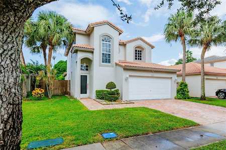 1277 NW 170th Ter Pembroke Pines, FL 33028