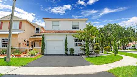 17956 SW 10th Ln Pembroke Pines, FL 33029
