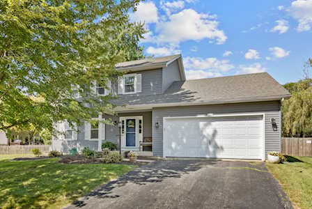 1169 Newcastle Ln Aurora, IL 60506
