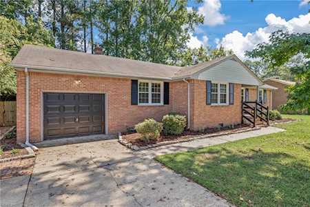 609 Hillwell Rd Chesapeake, VA 23322