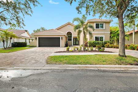 1610 Newport Ln Weston, FL 33326