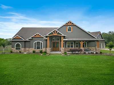 21711 Chenango Lake Dr Angleton, TX 77515