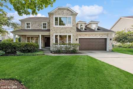 2754 Sandalwood Rd Buffalo Grove, IL 60089