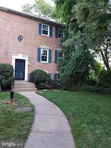 2337 Mcgregor Ct Vienna, VA 22182