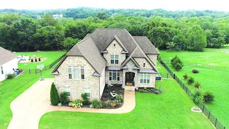 402 Stonebrook Way Lebanon, TN 37087