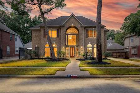 9215 Woodwind Lakes Dr Houston, TX 77040