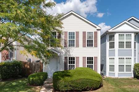 1581 Victoria Park Circle Aurora, IL 60504