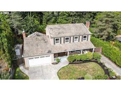 31 Churchill Downs Lake Oswego, OR 97035
