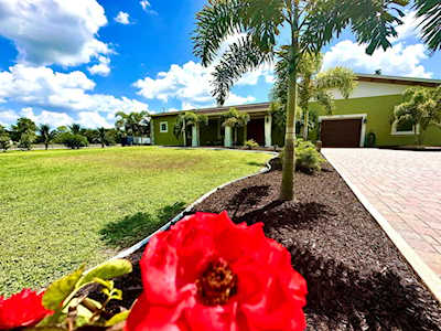 16886 W Yorkshire Drive The Acreage, FL 33470