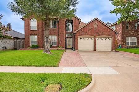 932 Tennis Villa Drive Arlington, TX 76017