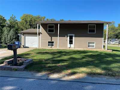 501 Keeney Dr St Charles, MO 63304