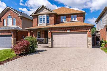 45 Tanglewood Dr Hamilton, ON L0R 1C0