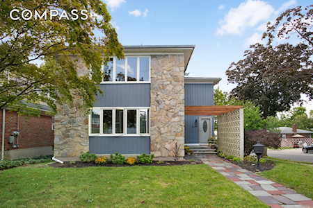 44 Harvey Ave Staten Island, NY 10314