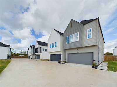 3004 Jensen Springs Ln Houston, TX 77026