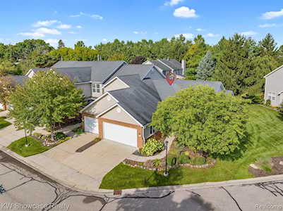 1417 Steeplechase Ct Howell Twp, MI 48843