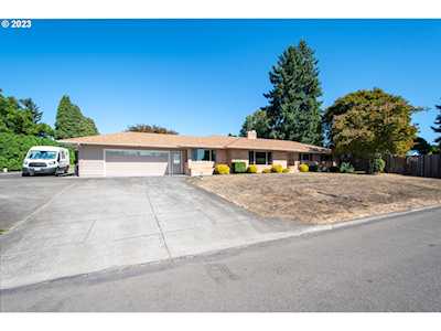 2716 NW Madrona ST Vancouver, WA 98665