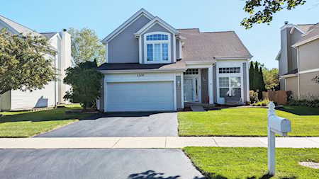 1304 Pennsbury Ln Aurora, IL 60502
