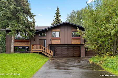 17742 Teklanika Dr Eagle River, AK 99577