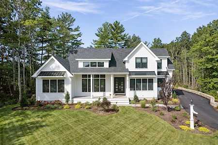 15 Shagbark Circle Mattapoisett, MA 02739