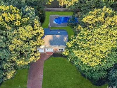 9 Andover Dr Port Jefferson Station, NY 11776