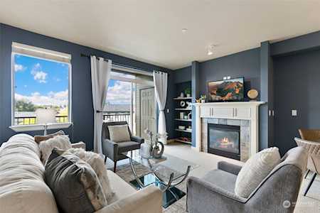 6800 132nd Place SE #E203 Newcastle, WA 98059