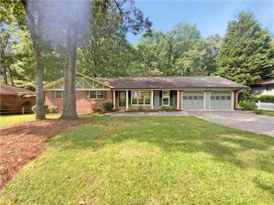 3099 Larkspur Circle Snellville, GA 30078