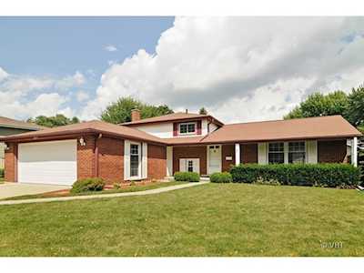 2011 N Elizabeth Dr Arlington Heights, IL 60004