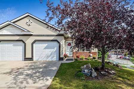 74 Somervale Point SW Calgary, AB T2Y 3K4
