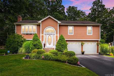 3112 Muir Ct Yorktown Heights, NY 10598