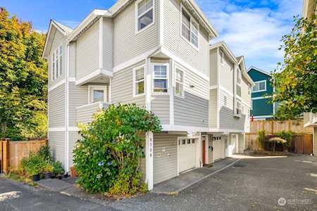 8504 Edgewest Dr NW Seattle, WA 98117