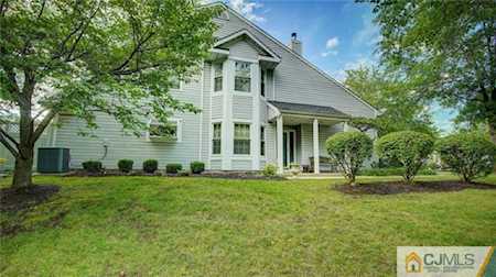 1 Vandeventer Court #301 Sayreville, NJ 08872
