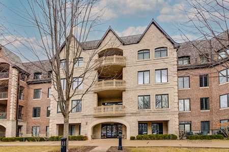 1800 Amberley Ct #308 Lake Forest, IL 60045