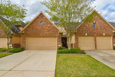 8811 Silent Willow Ln Sugar Land, TX 77479